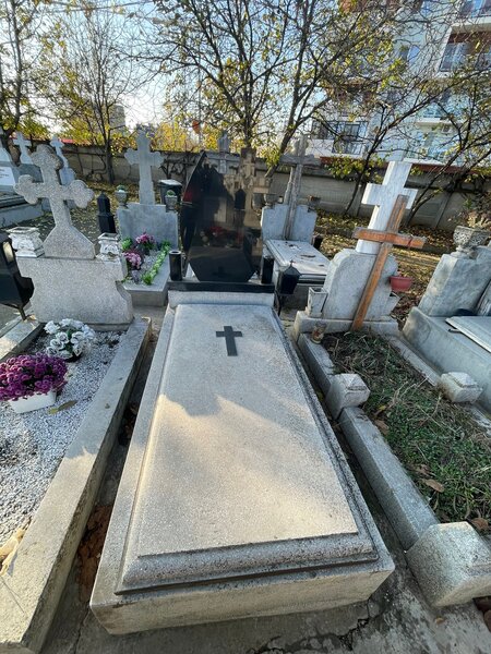 Cimitir Eternitatea, vand loc de veci,