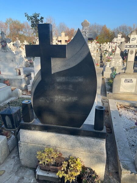 Cimitir Eternitatea, vand loc de veci,