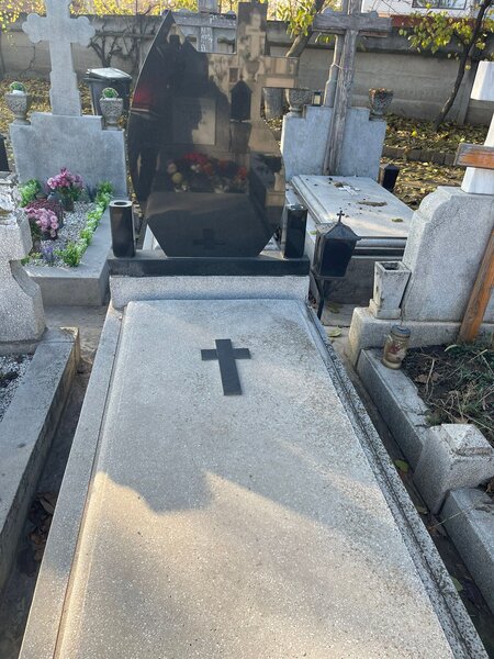 Cimitir Eternitatea, vand loc de veci,